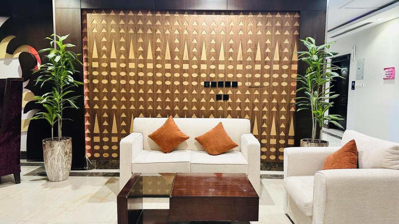 Al Rafahya Crown Aparthotel 4*